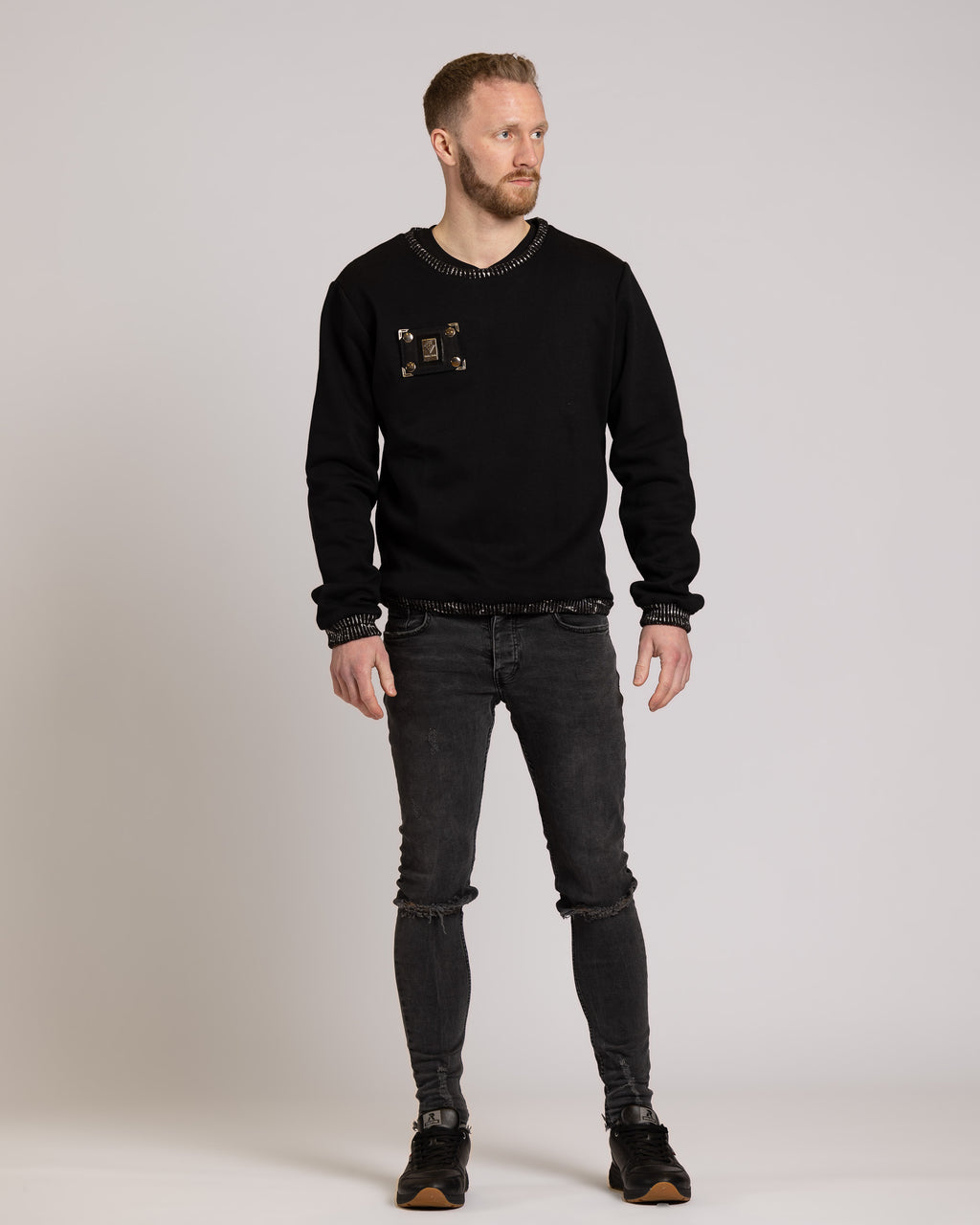 Pullover mit Metalllogo