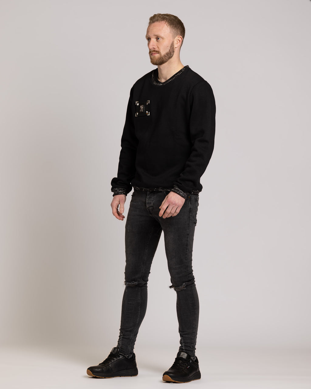 Pullover mit Metalllogo