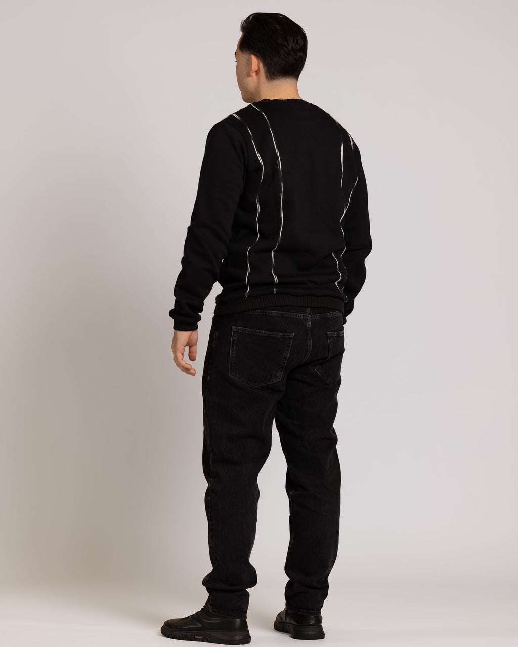 Pullover mit schwarz/weißen Wollstreifen