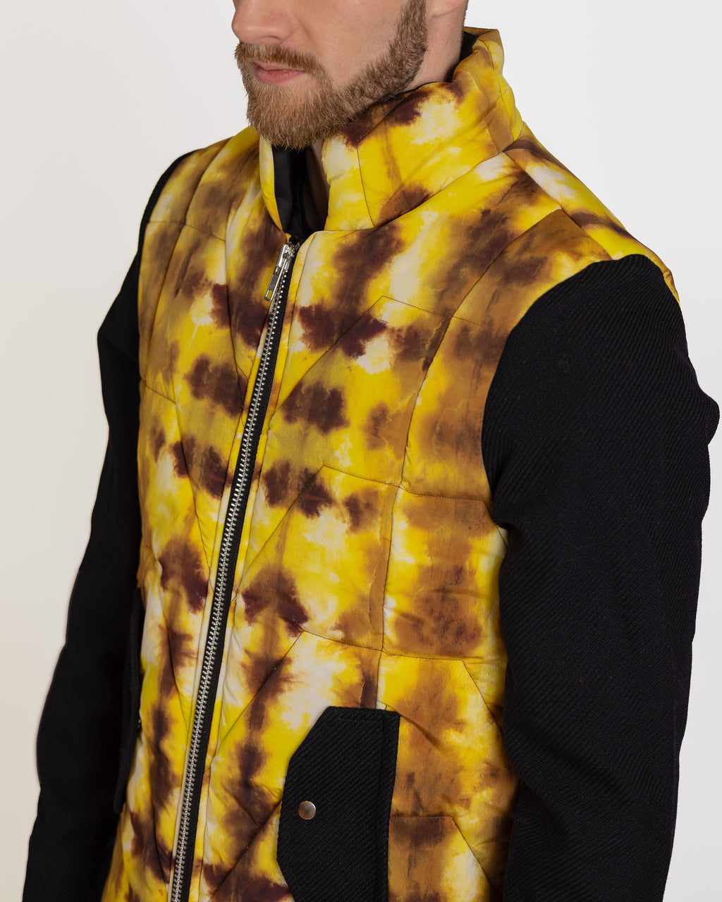 Steppweste mit Batik-Design